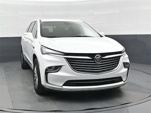 Used 2024 Buick Enclave Premium image 10