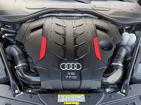 Used 2020 Audi S8 L image 11