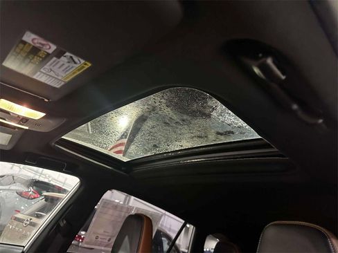 Used 2016 Toyota RAV4 SE image 19