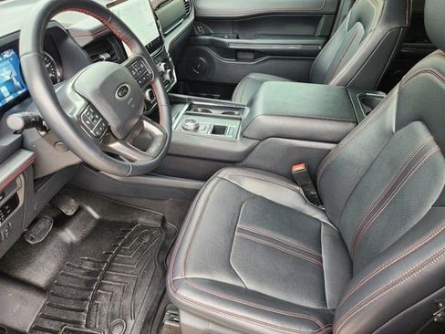 Used 2023 Ford Expedition Limited image 4