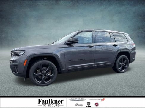 Used 2022 Jeep Grand Cherokee L Laredo image 1