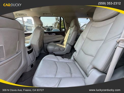 Used 2015 Cadillac Escalade Luxury image 19