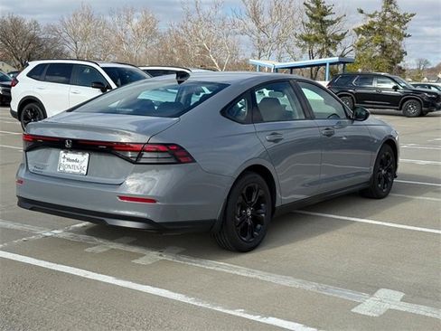 Certified 2025 Honda Accord SE image 3