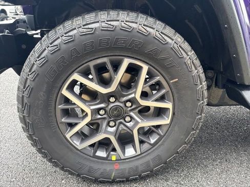 New 2026 Jeep Wrangler Unlimited Sahara AWD/4WD image 8