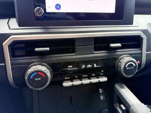 Used 2025 Toyota Tacoma SR AWD/4WD image 11
