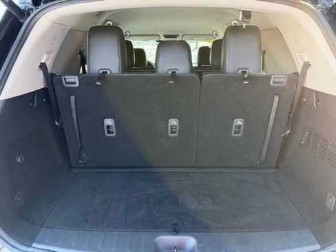 Used 2023 Nissan Pathfinder SL w/ Black Appearance Package image 28