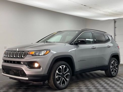 Used 2022 Jeep Compass Limited w/ Sun and Sound Group AWD/4WD image 2