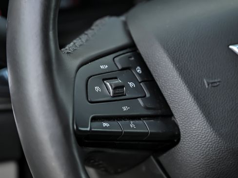 Used 2019 Cadillac XT4 Luxury w/ Cold Weather Package FWD image 24