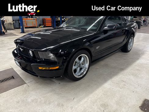 Used 2005 Ford Mustang GT image 1
