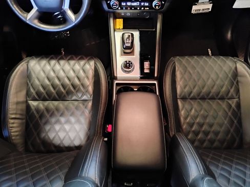 Used 2023 Mitsubishi Outlander SEL image 24