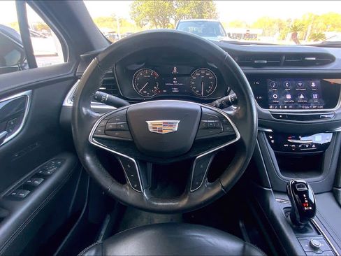 Used 2022 Cadillac XT5 Premium Luxury w/ LPO, Premium Carpet Package image 5