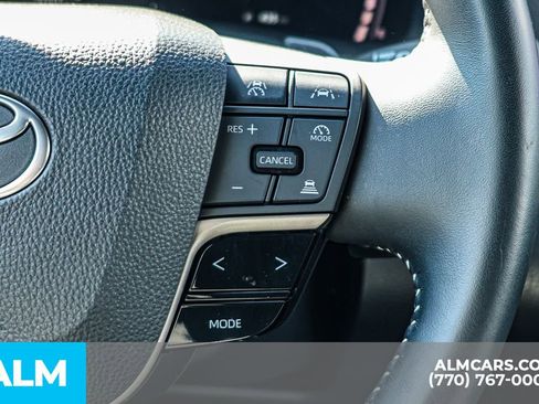 Used 2025 Toyota Camry SE image 37