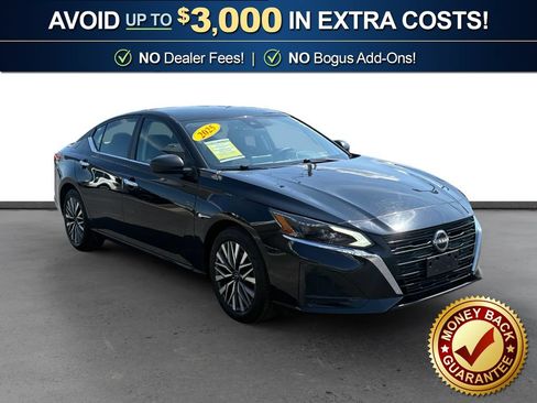 Used 2025 Nissan Altima 2.5 SV FWD image 10