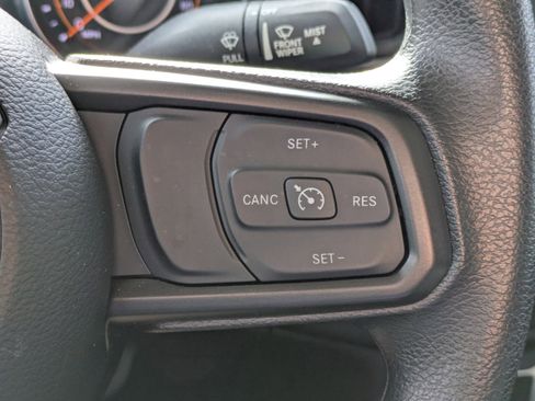 Used 2023 Jeep Gladiator Sport image 19