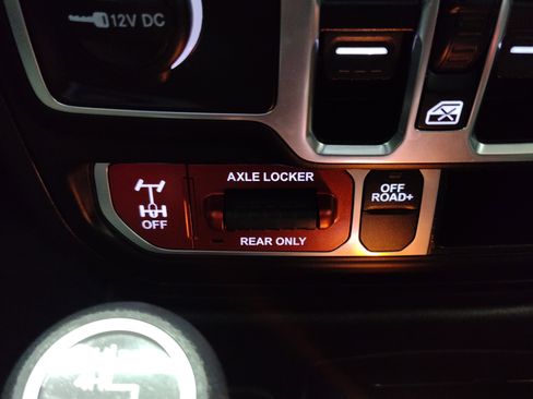 Used 2023 Jeep Gladiator Mojave image 33