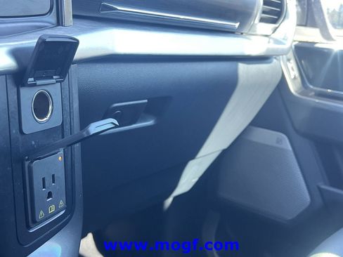 Used 2023 Ford F150 Lariat image 9