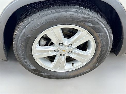 Used 2018 Chevrolet Trax LT w/ LT Convenience Package image 29