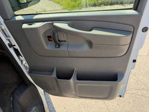 Used 2008 Chevrolet Express 3500 LS RWD image 13