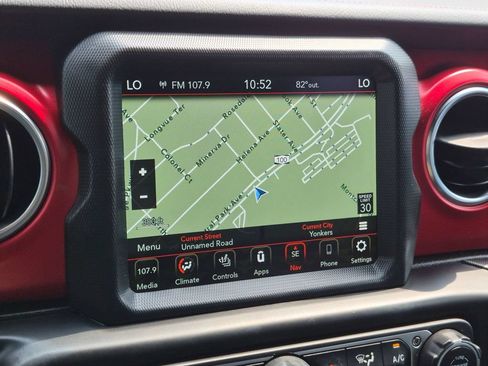 Used 2022 Jeep Wrangler Unlimited Rubicon w/ Steel Bumper Group AWD/4WD image 15