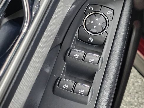 Used 2016 Ford Explorer XLT AWD/4WD image 31