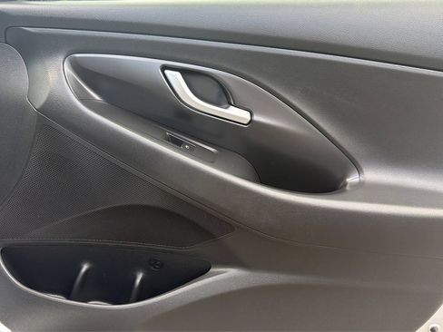 Used 2018 Hyundai Elantra GT FWD image 20