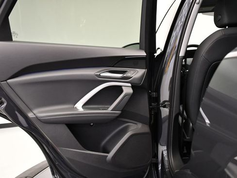 Used 2025 Audi Q5 Premium w/ Convenience Package image 38