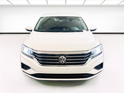 Used 2020 Volkswagen Passat 2.0T SE FWD image 2