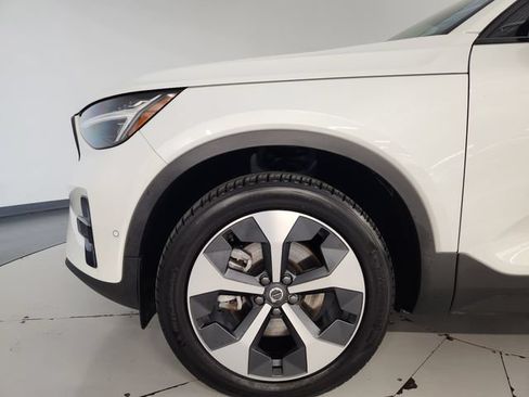 Certified 2026 Volvo XC40 B5 Plus AWD/4WD image 11