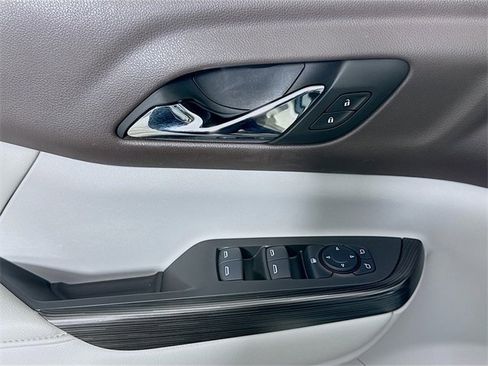 Used 2017 GMC Acadia SLT image 14