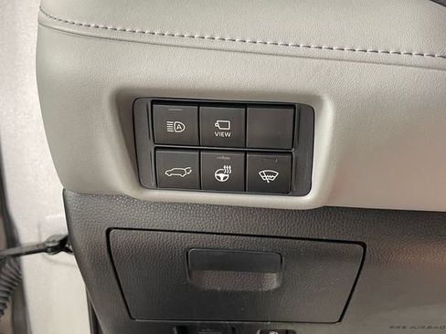 Used 2021 Toyota Highlander Platinum AWD/4WD image 13