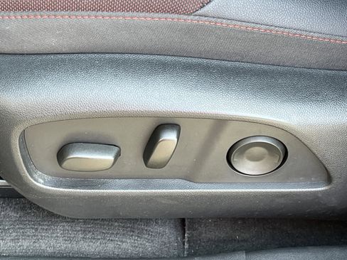 Used 2025 Chevrolet Equinox RS w/ Safety and Technology Package FWD image 16