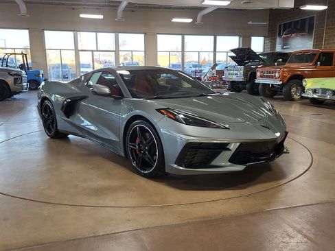 Used 2022 Chevrolet Corvette Stingray Convertible w/ 1LT image 2