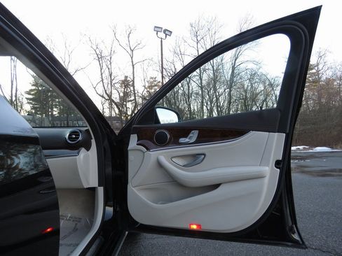 Used 2020 Mercedes-Benz E 350 4MATIC Sedan image 12