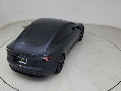 Used 2025 Tesla Model 3 image 19