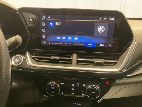 Used 2024 Chevrolet Trax RS w/ Driver Confidence Package FWD image 12