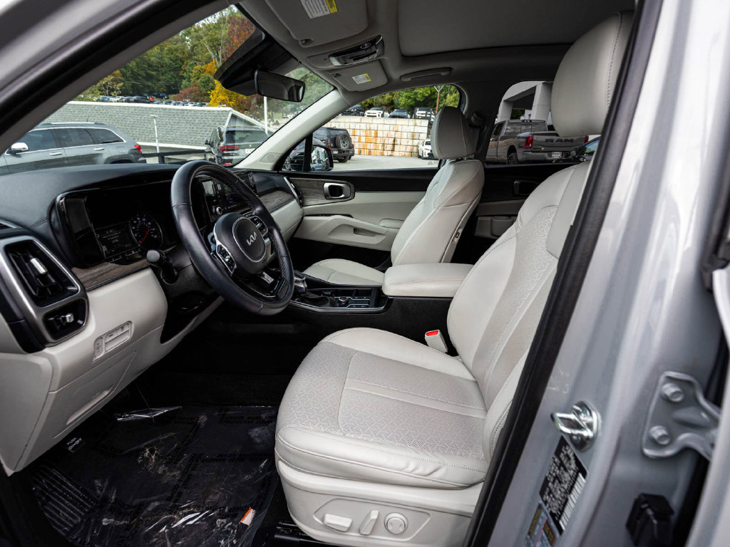 Used 2023 Kia Sorento S w/ Panoramic Sunroof Package AWD/4WD image 26