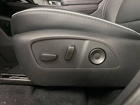 Used 2026 Buick Enclave Sport Touring w/ Power Package FWD image 12