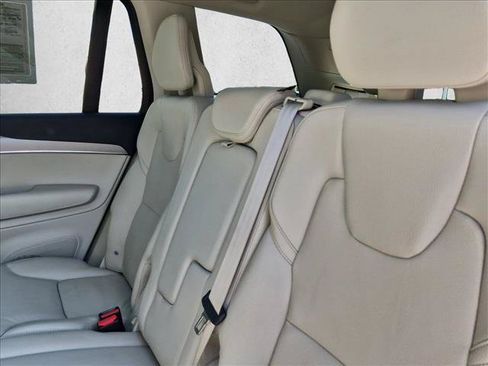 Used 2023 Volvo XC90 B5 Core AWD/4WD image 22