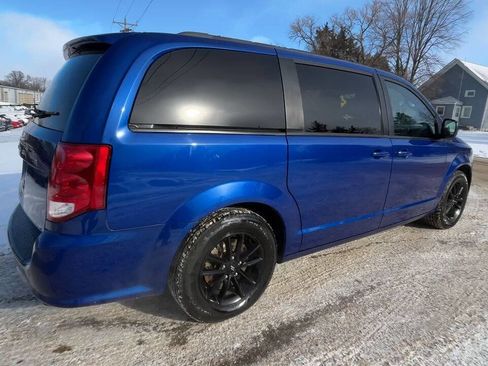 Used 2020 Dodge Grand Caravan SE image 4