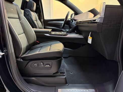 New 2026 Cadillac Escalade ESV Luxury w/ Touring Package image 62