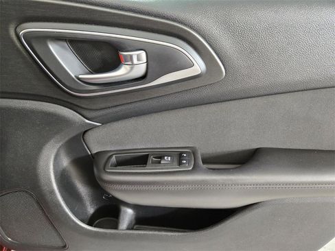 Used 2015 Chrysler 200 Limited w/ Convenience Group image 22