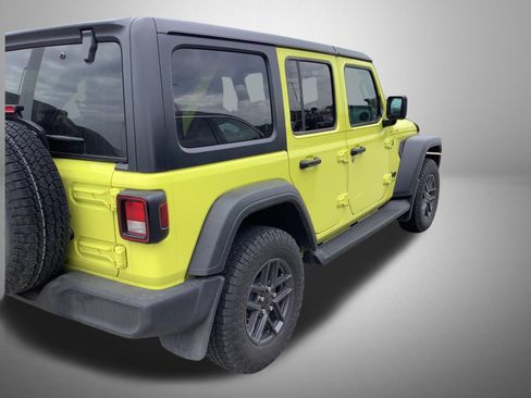 Used 2024 Jeep Wrangler Unlimited Sport AWD/4WD image 3