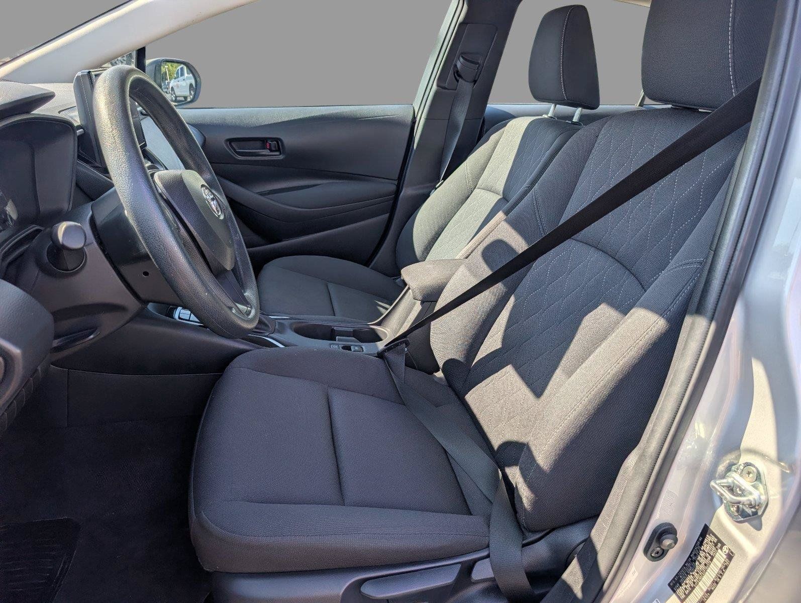 Used 2025 Toyota Corolla LE FWD image 16