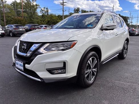 Used 2018 Nissan Rogue SL w/ Premium Package AWD/4WD image 3