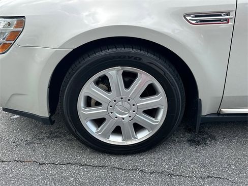 Used 2008 Ford Taurus Limited image 11