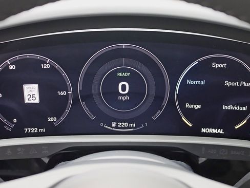 Used 2024 Porsche Taycan 4S image 16