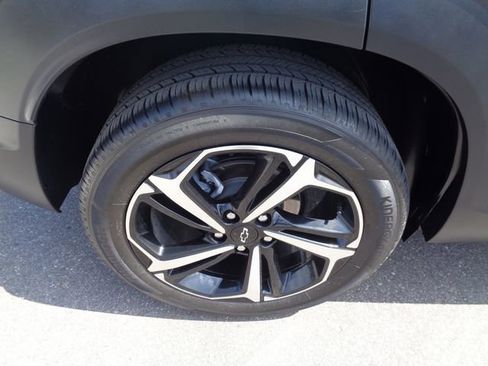 Used 2023 Chevrolet TrailBlazer RS w/ Sun and Liftgate Package image 16