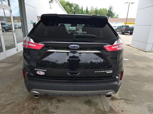 Used 2019 Ford Edge Titanium AWD/4WD image 10