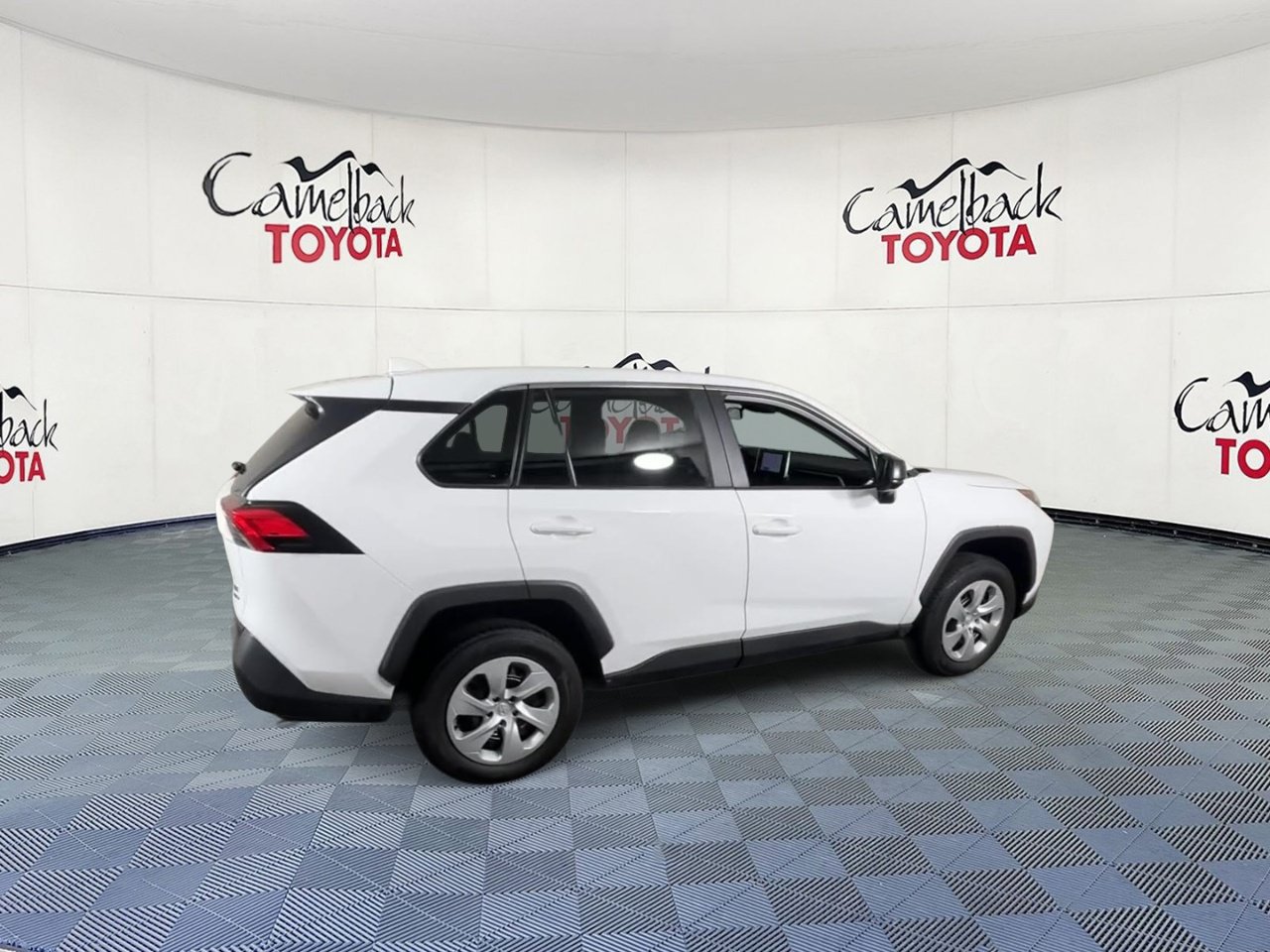 Used 2025 Toyota RAV4 LE AWD/4WD image 3