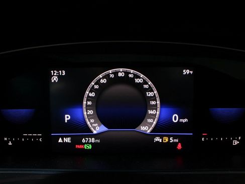 Used 2024 Volkswagen Tiguan SE R-Line image 7